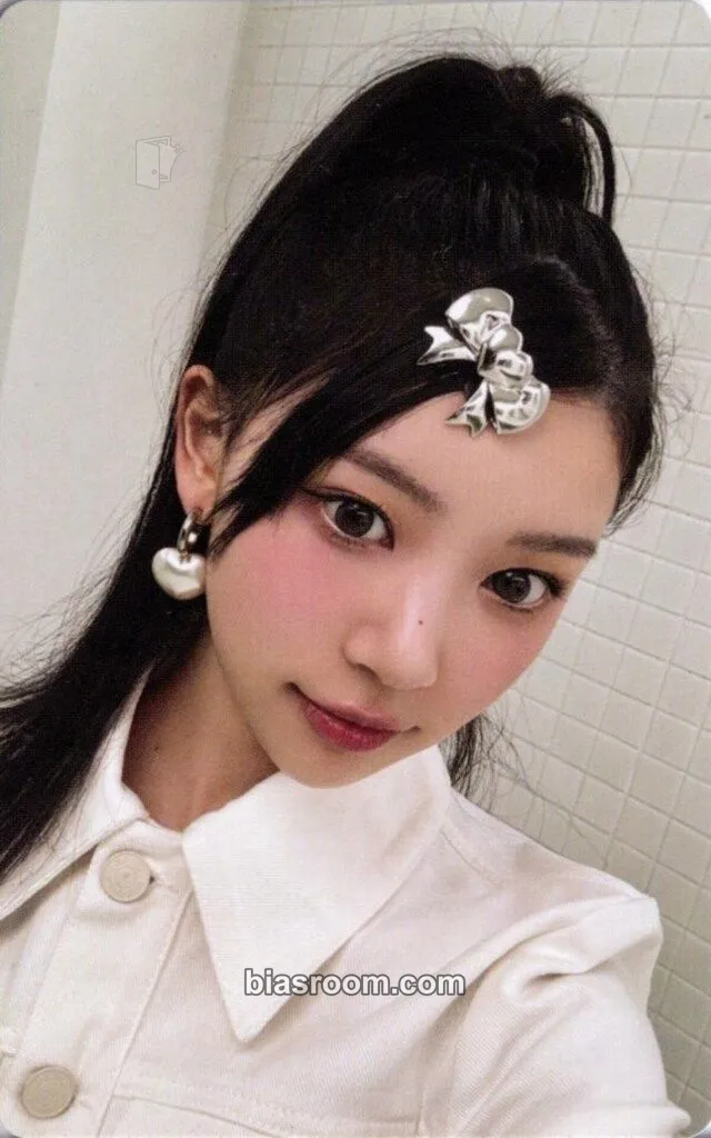 Moka SUPER REAL ME Photocard - ILLIT - ILLIT K-pop photocard