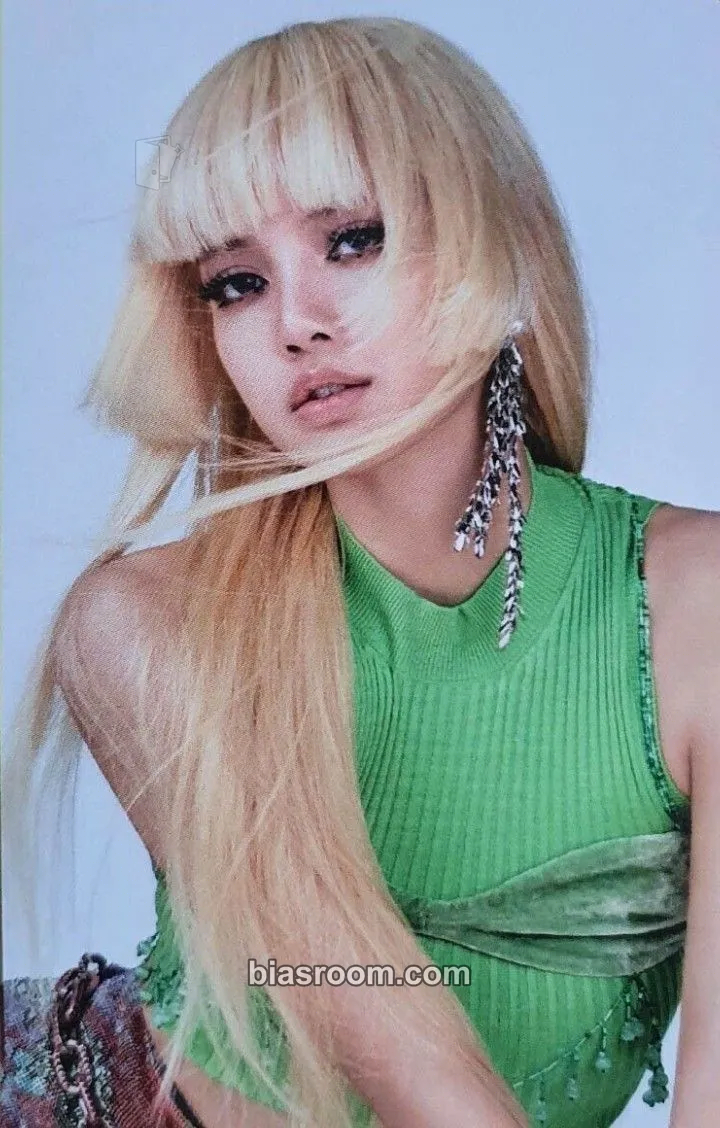 Lisa BORN PINK Photocard - BLACKPINK - BLACKPINK K-pop photocard