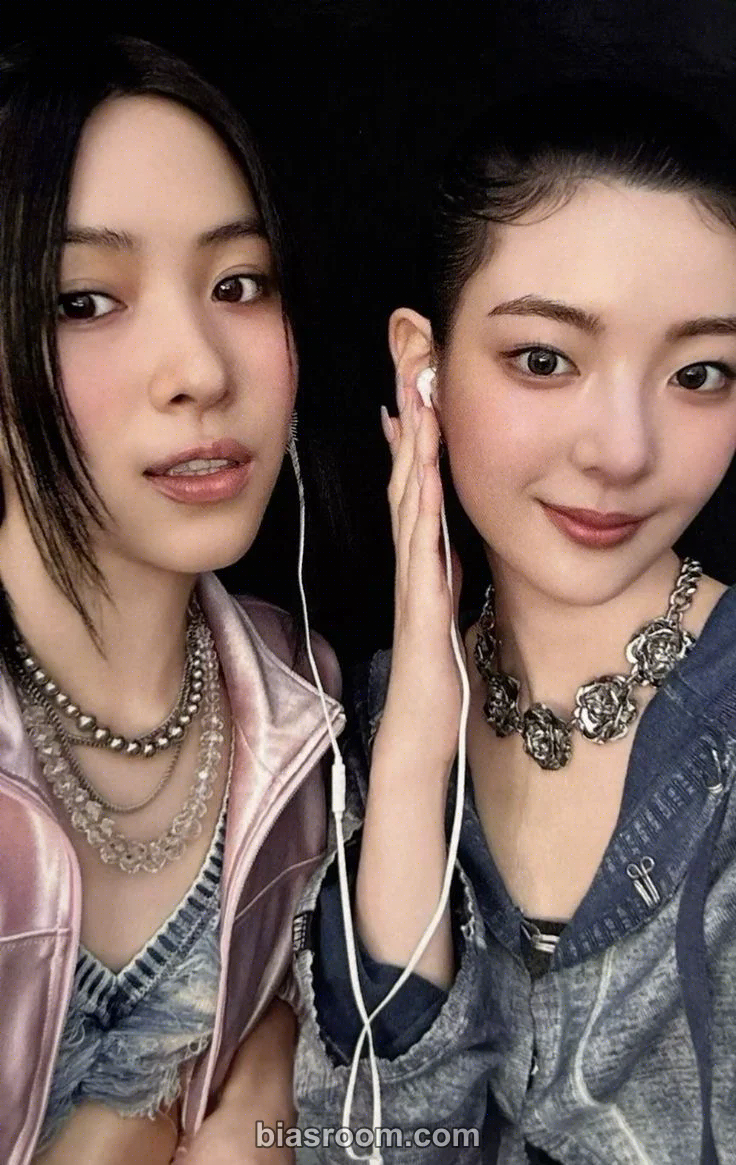 GOLD Photocard - ITZY - ITZY K-pop photocard