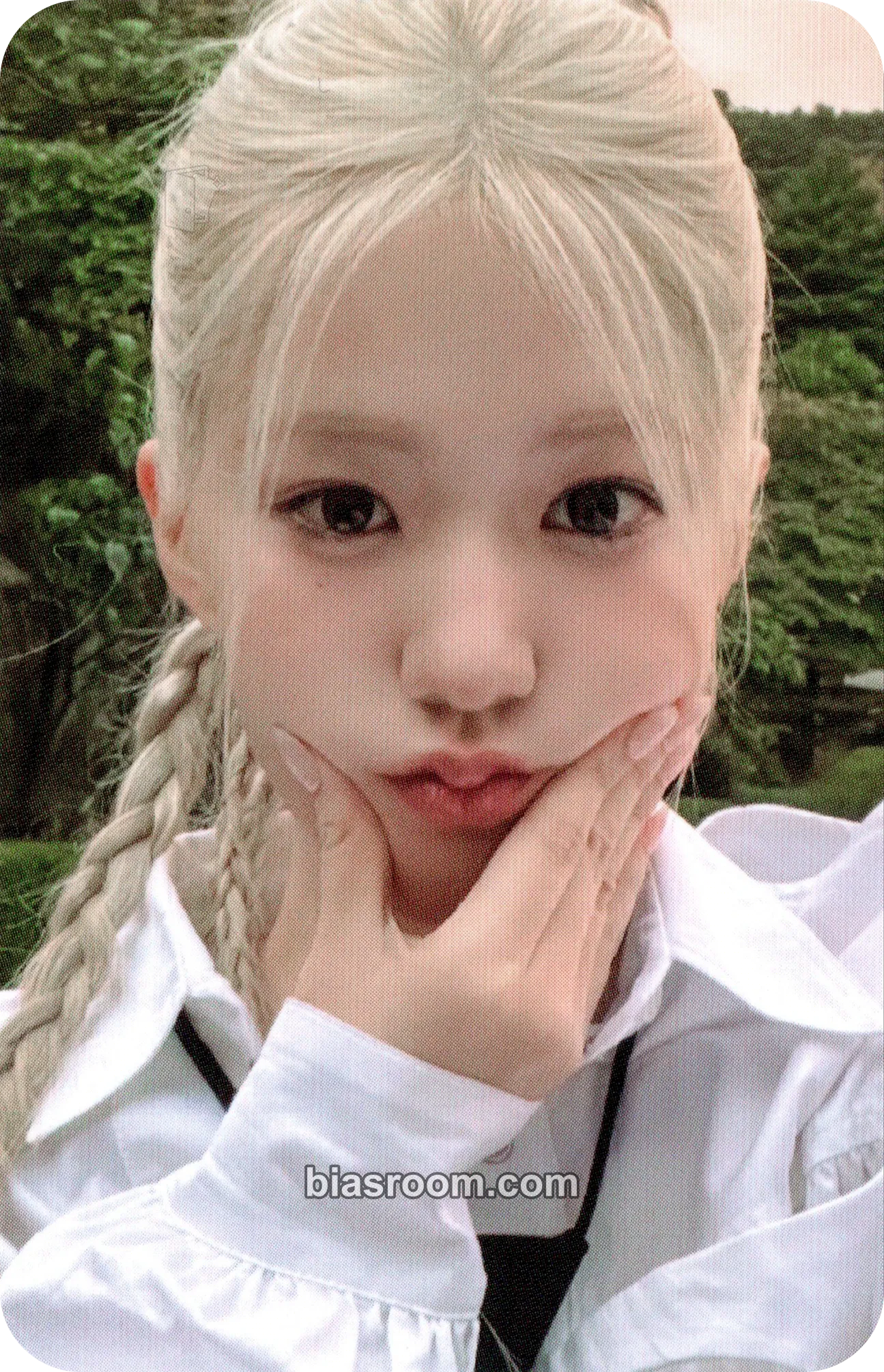 Yoon Jiyoon N/a Photocard - izna - izna K-pop photocard