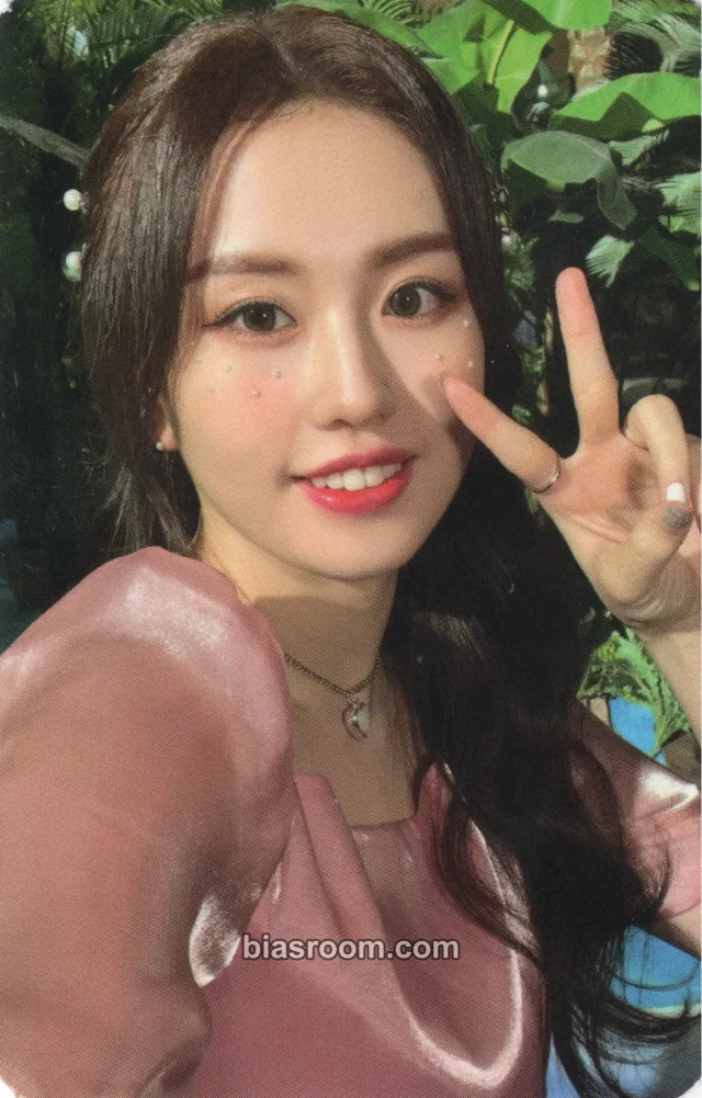 ILY:1 - Hana - Love in Bloom Album album photocard