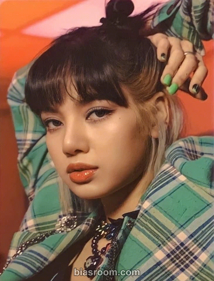 Lisa The Album (JP Ver.) Photocard - BLACKPINK - BLACKPINK K-pop photocard