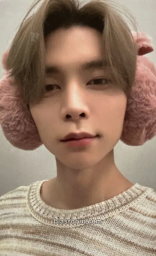 Johnny Pink Christmas 2022 Photocard - NCT - NCT K-pop photocard