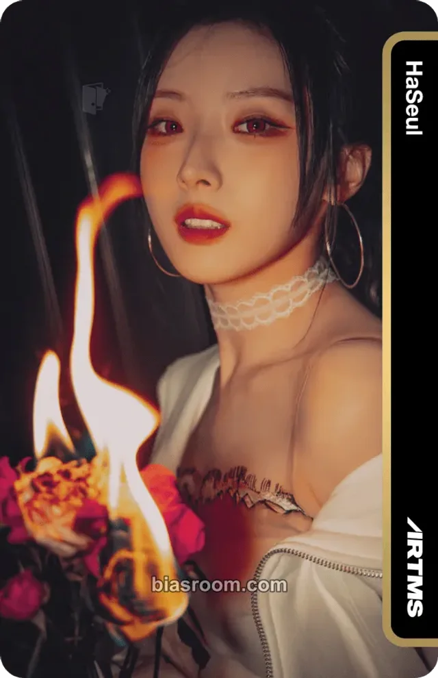 ARTMS - HaSeul - BURN Album album photocard