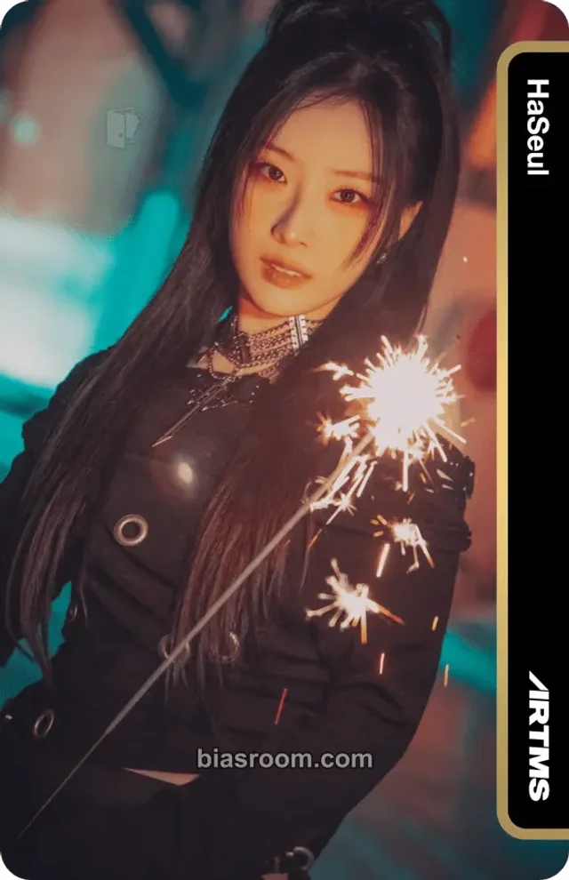 ARTMS - HaSeul - BURN Album album photocard