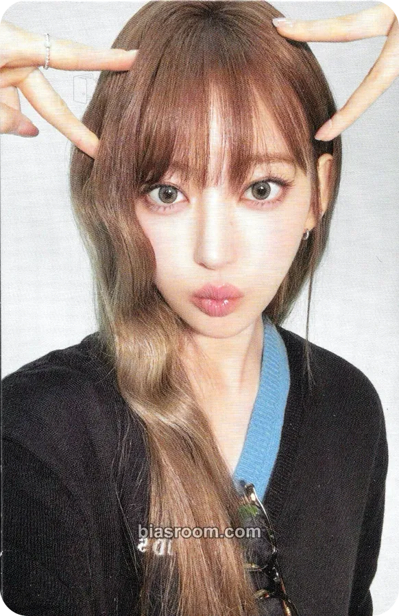 Sakura HOT Photocard - LE SSERAFIM - LE SSERAFIM K-pop photocard