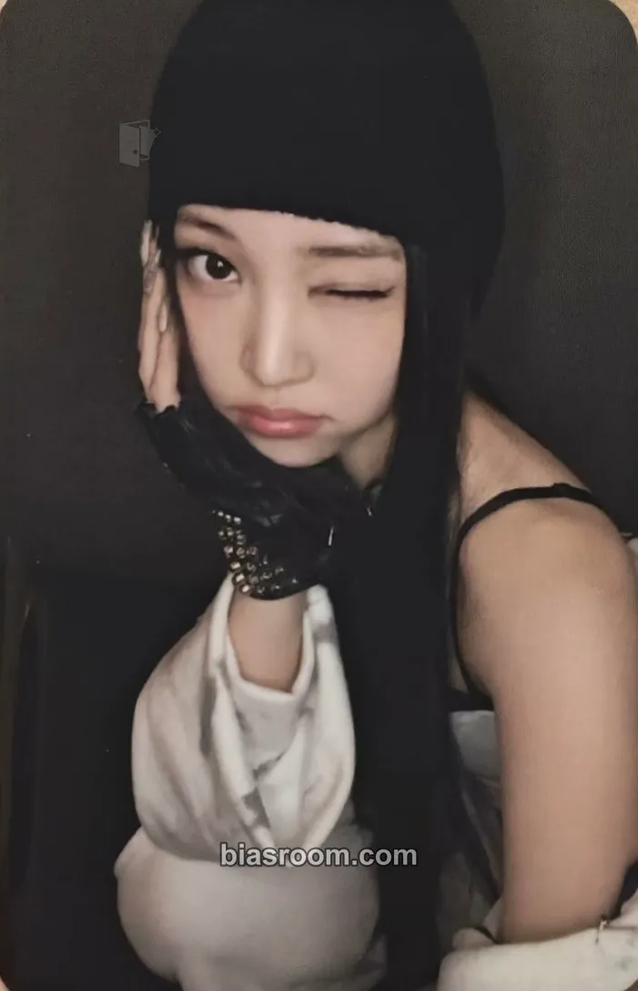 Youngseo FAMOUS Photocard - ALLDAY PROJECT - ALLDAY PROJECT K-pop photocard