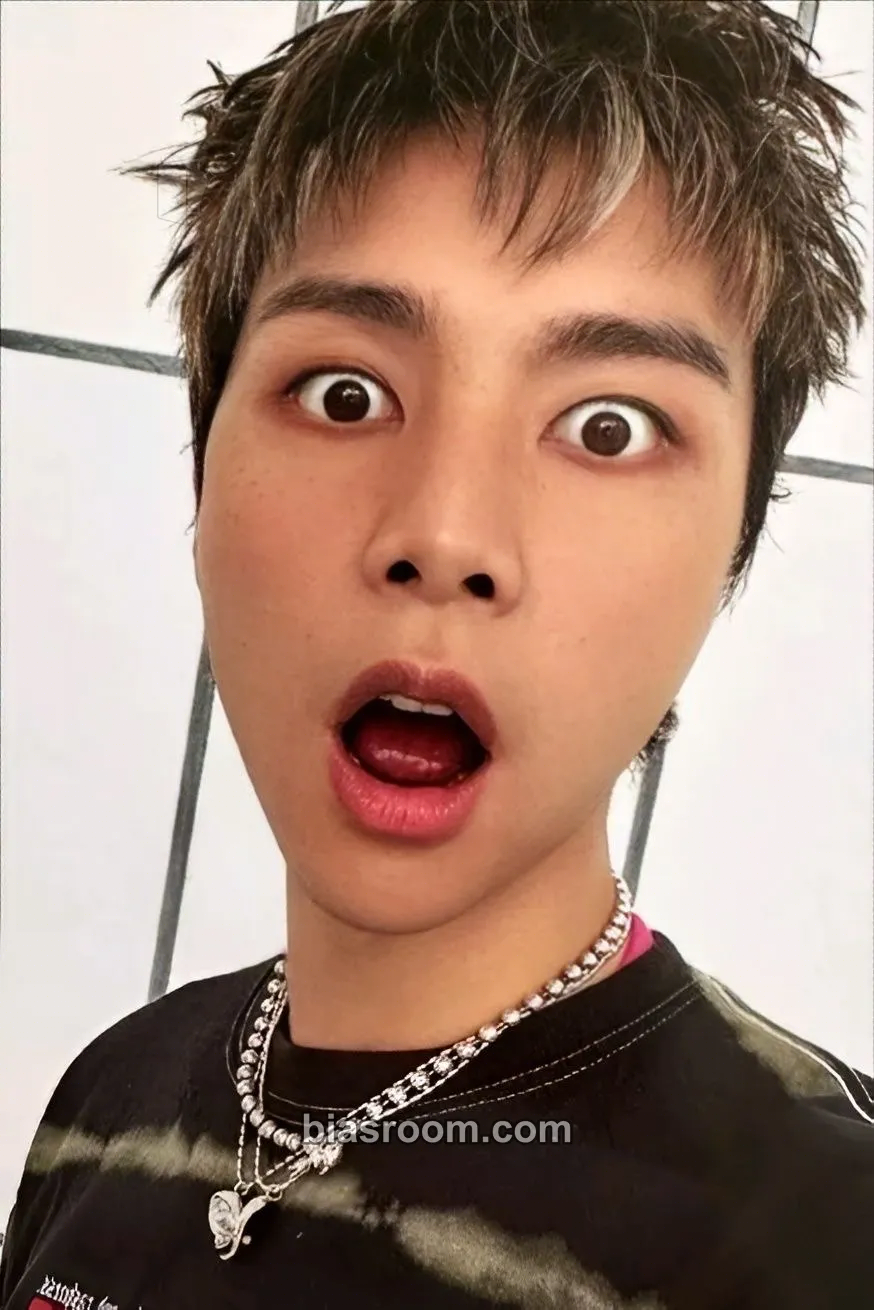 Johnny WALK MD Photocard - NCT 127 - NCT 127 K-pop photocard