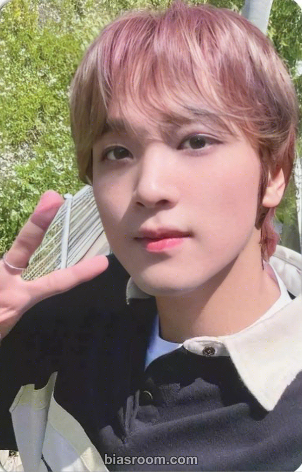 Haechan Walk Photocard - NCT 127 - NCT 127 K-pop photocard