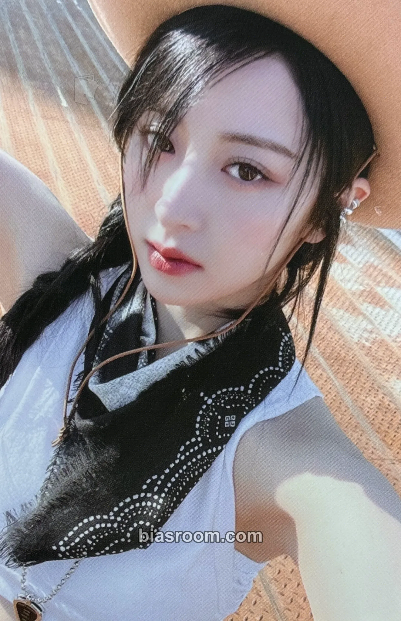 Huh Yunjin UNFORGIVEN Photocard - LE SSERAFIM - LE SSERAFIM K-pop photocard