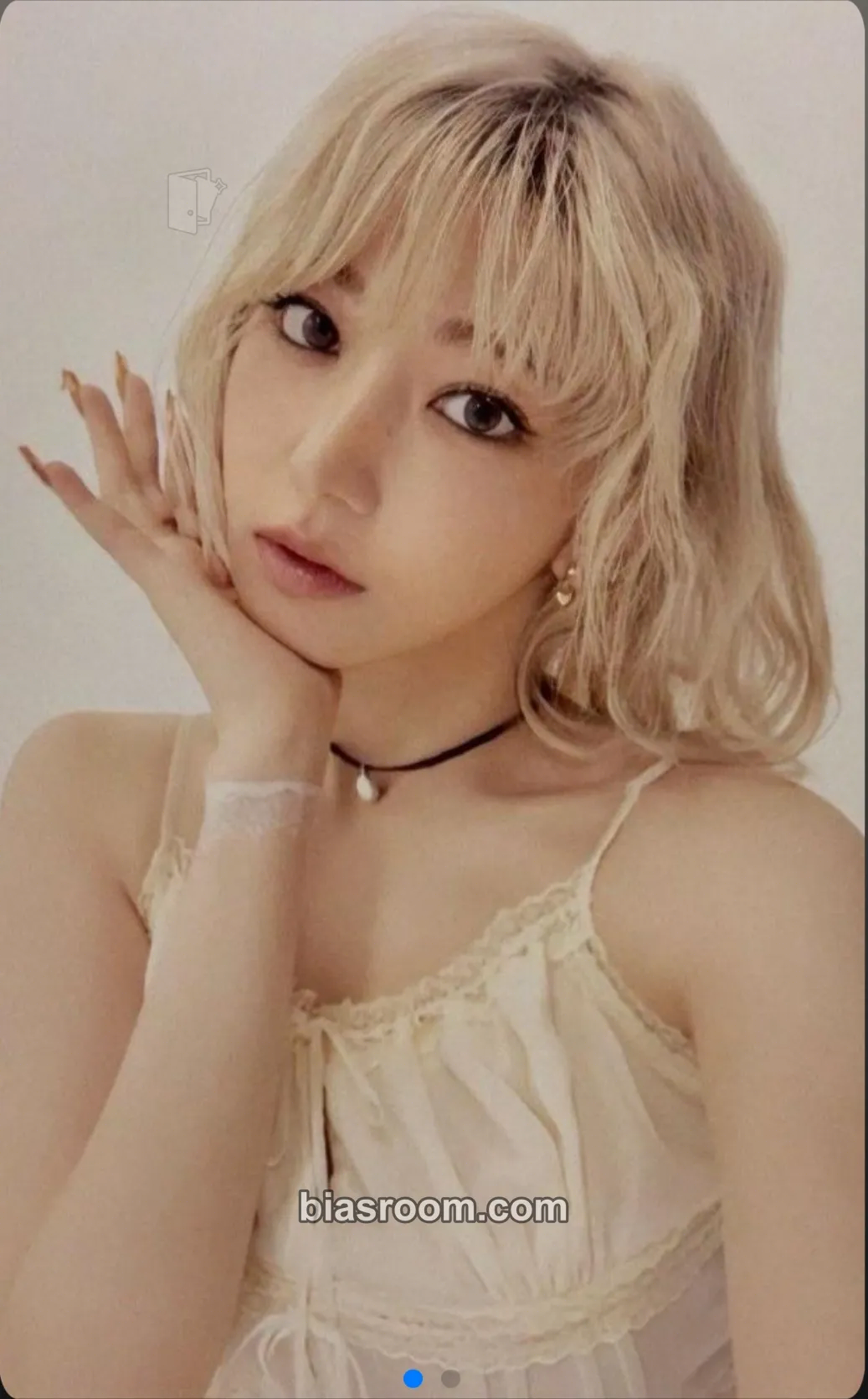 Sakura HOT Photocard - LE SSERAFIM - LE SSERAFIM K-pop photocard
