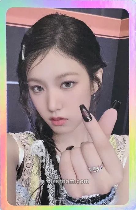 Yoon Jiyoon N/a Photocard - izna - izna K-pop photocard