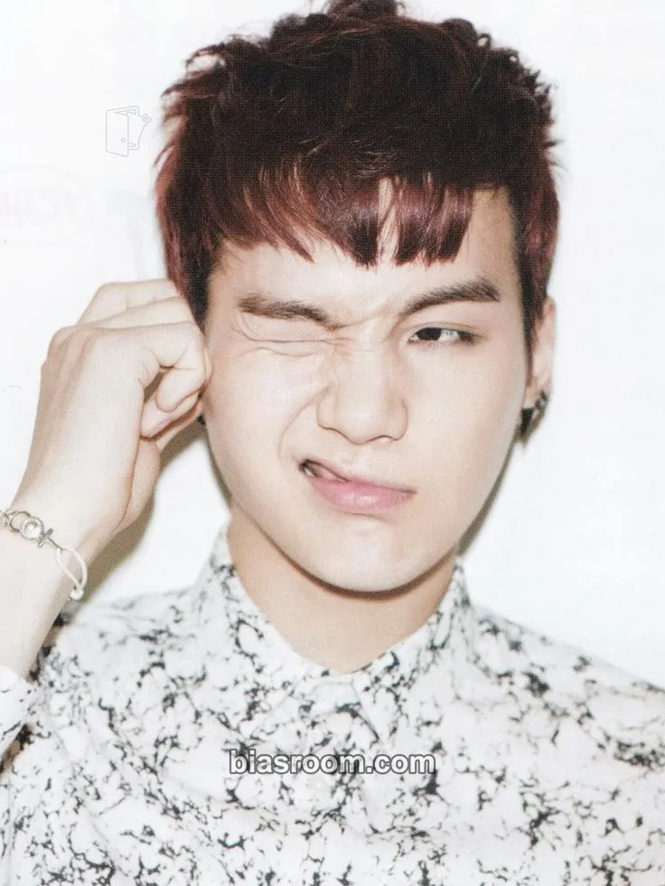 SUGA Ceci Magazine Photocard - BTS - BTS K-pop photocard