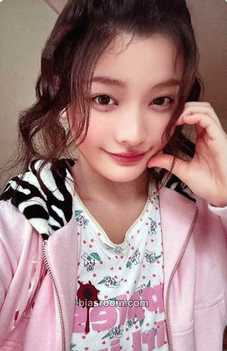 Iroha Toki Yo Tomare Photocard - ILLIT - ILLIT K-pop photocard
