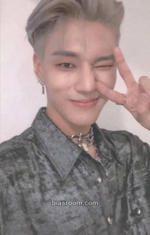 Wooyoung TREASURE EP.FIN : All To Action Photocard - ATEEZ - ATEEZ K-pop photocard