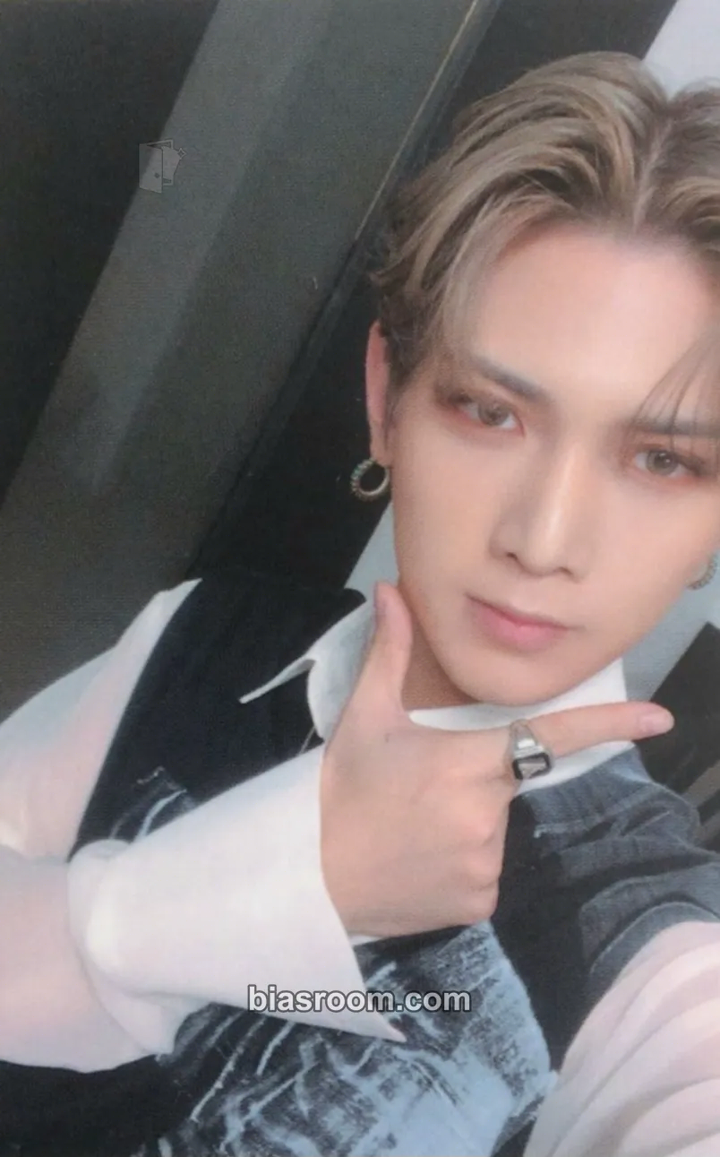 Yeosang TREASURE EP.FIN : All To Action Photocard - ATEEZ - ATEEZ K-pop photocard