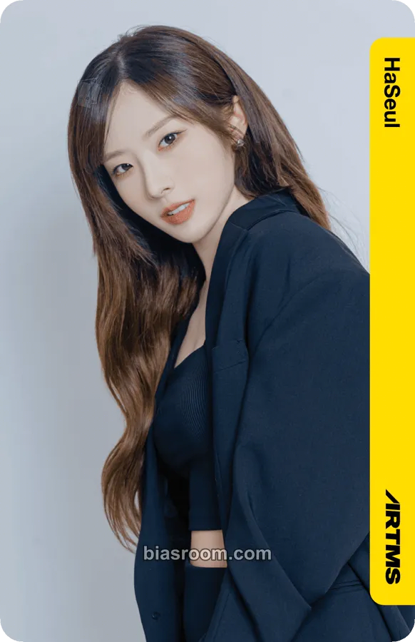 HaSeul Atom01 First Class Objekts Photocard - ARTMS - ARTMS K-pop photocard