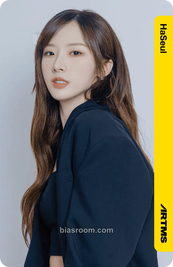 HaSeul Atom01 First Class Objekts Photocard - ARTMS - ARTMS K-pop photocard