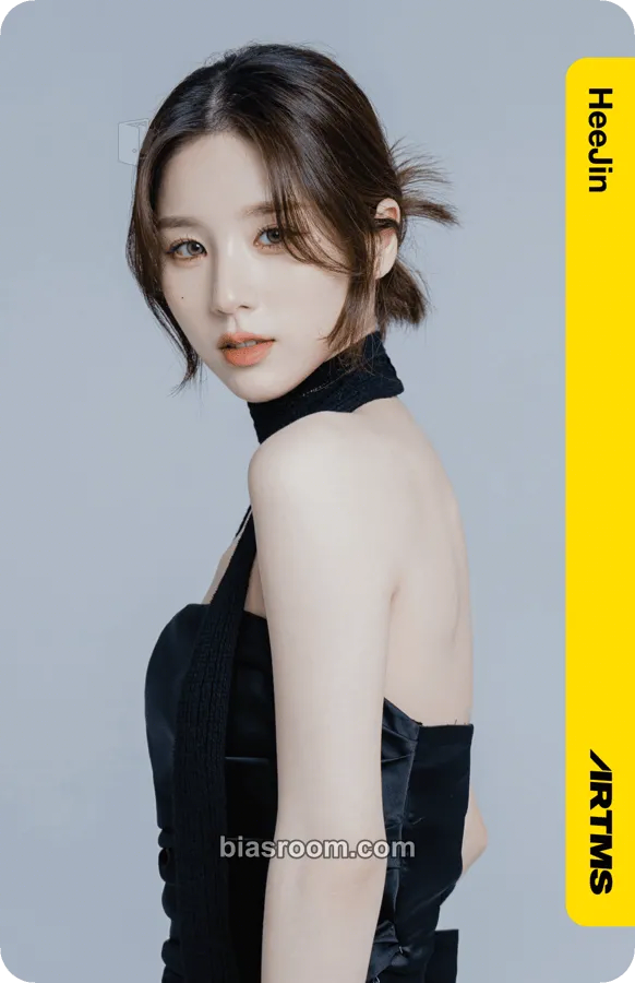 HeeJin Atom01 First Class Objekts Photocard - ARTMS - ARTMS K-pop photocard