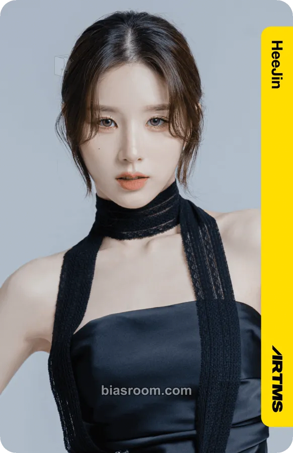 HeeJin Atom01 First Class Objekts Photocard - ARTMS - ARTMS K-pop photocard