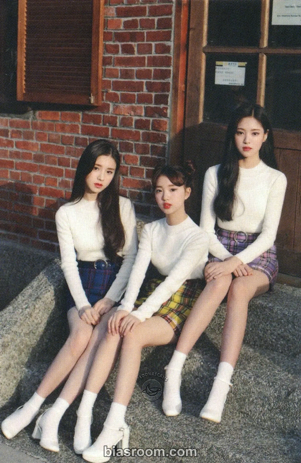 YeoJin Photocard - LOONA - LOONA K-pop photocard