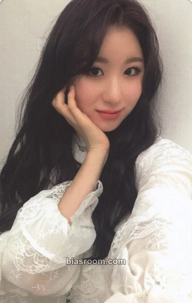 Lee Chaeyeon COLOR*IZ Photocard - IZ*ONE - IZ*ONE K-pop photocard