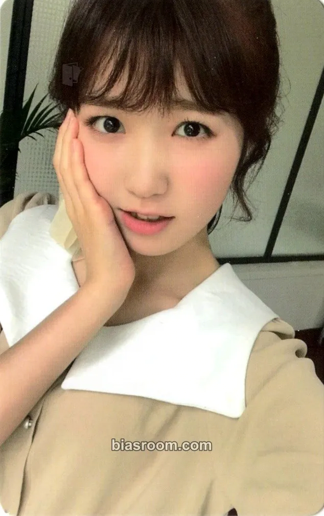 Hitomi COLOR*IZ Photocard - IZ*ONE - IZ*ONE K-pop photocard