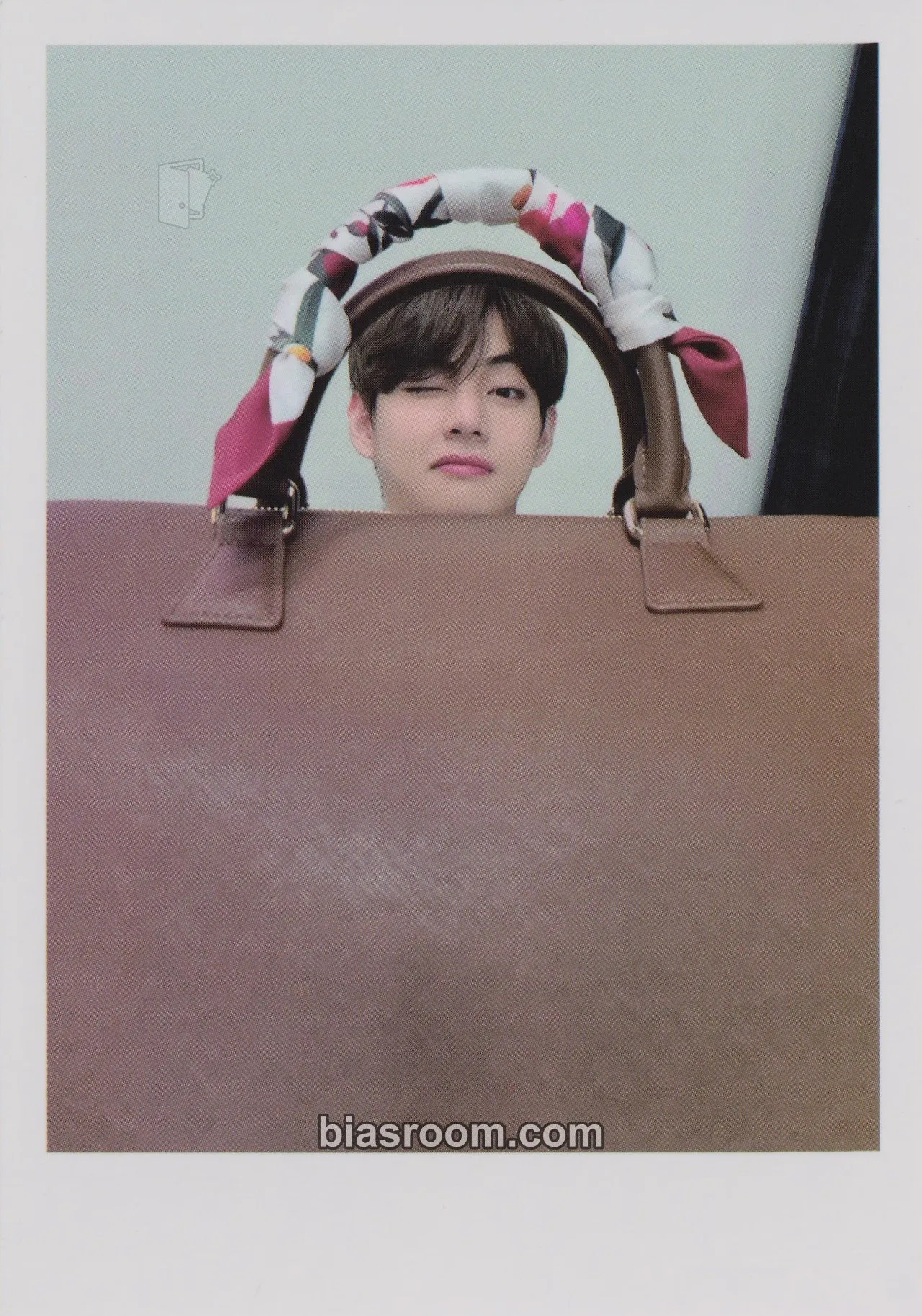 V Artist-Made Collection Photocard - BTS - BTS K-pop photocard