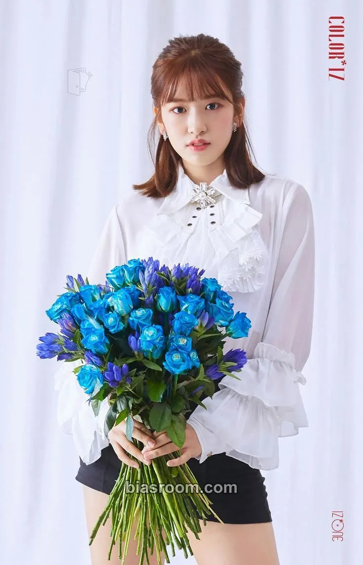 Yujin COLOR*IZ Photocard - IZ*ONE - IZ*ONE K-pop photocard