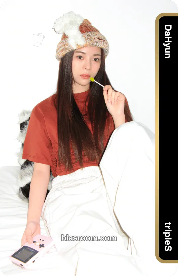 Dahyun Assemble Photocard - tripleS - tripleS K-pop photocard
