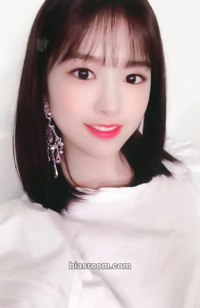 Yujin HEART*IZ Photocard - IZ*ONE - IZ*ONE K-pop photocard