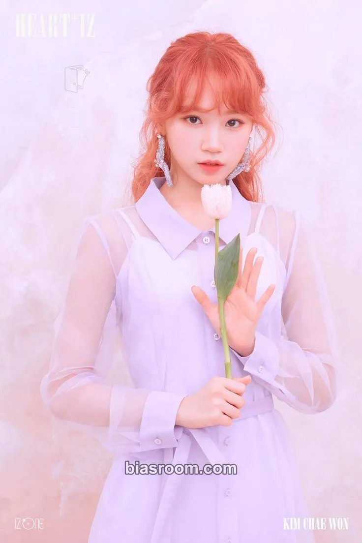 Kim Chaewon HEART*IZ Photocard - IZ*ONE - IZ*ONE K-pop photocard