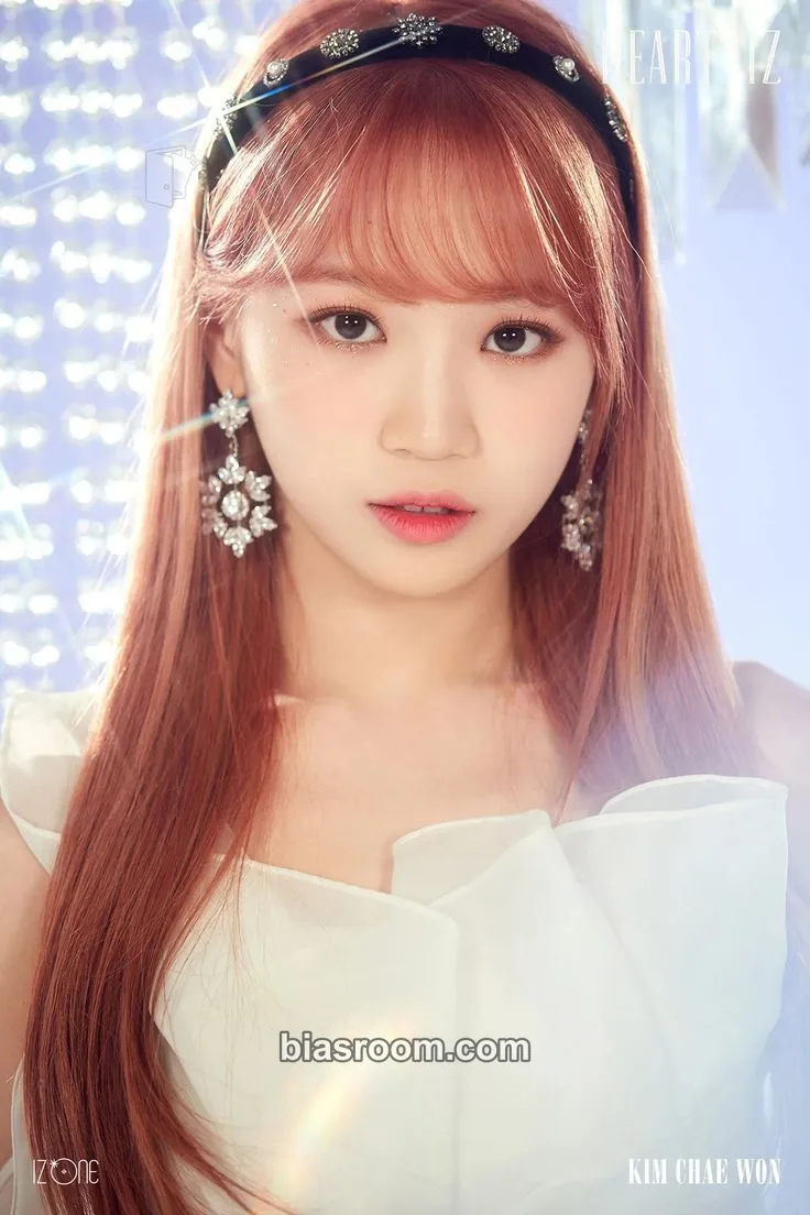 Kim Chaewon HEART*IZ Photocard - IZ*ONE - IZ*ONE K-pop photocard