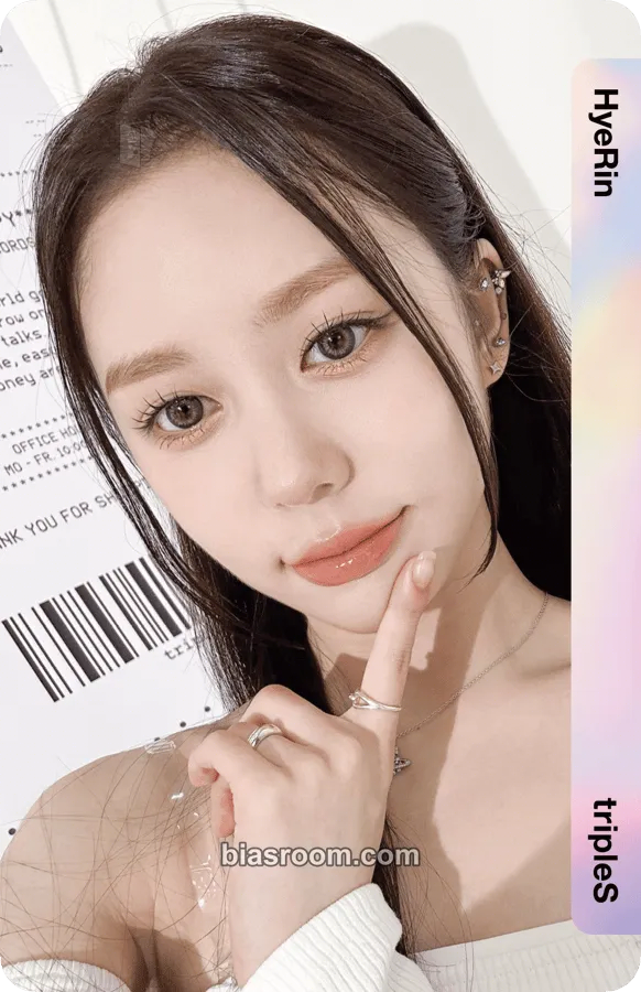 Hyerin Muhan Photocard - tripleS - tripleS K-pop photocard