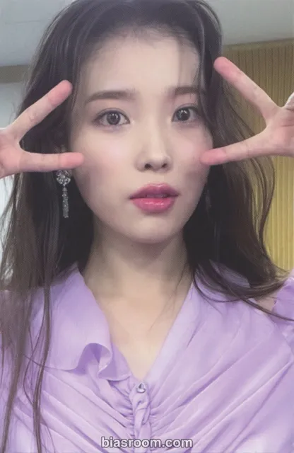 IU - LILAC Album album photocard