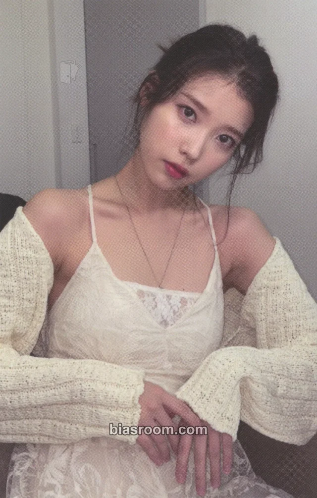 IU - LILAC Album album photocard