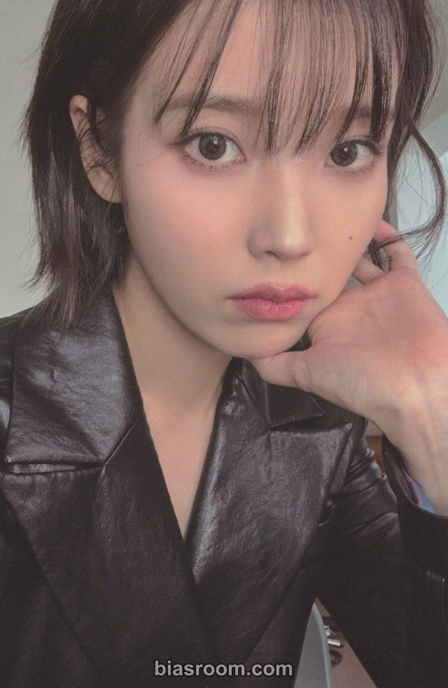 IU 2024 SEASON'S GREETINGS Photocard - IU K-pop photocard