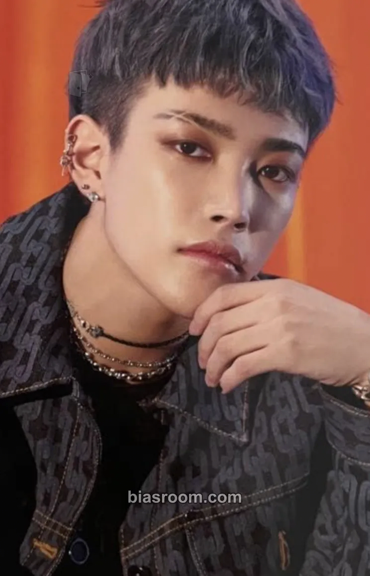 Hongjoong TREASURE EP.Extra: Shift The Map Photocard - ATEEZ - ATEEZ K-pop photocard