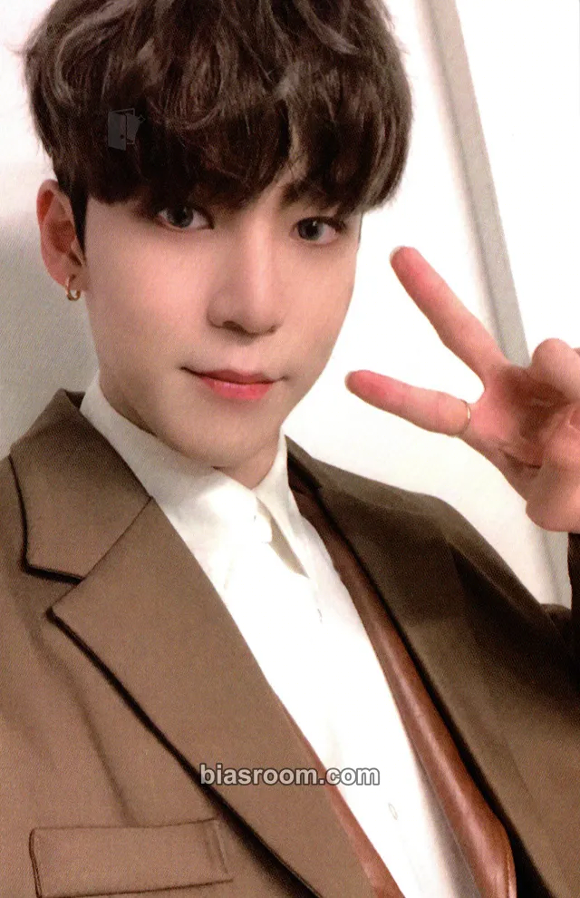 Yunho TREASURE EPILOGUE : Action to Answer Photocard - ATEEZ - ATEEZ K-pop photocard