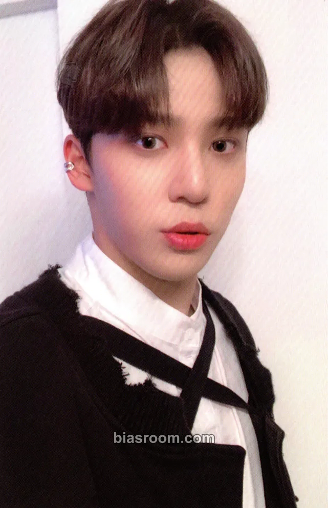 Yunho TREASURE EPILOGUE : Action to Answer Photocard - ATEEZ - ATEEZ K-pop photocard