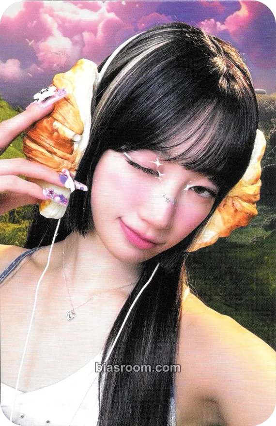 Kazuha CRAZY Photocard - LE SSERAFIM - LE SSERAFIM K-pop photocard
