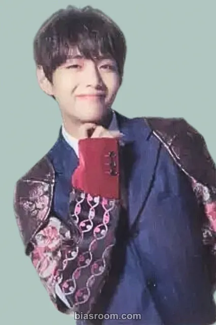BTS - V - BTS Live Trilogy Episode III: The Wings Tour Event army zone korea transparent pvc card