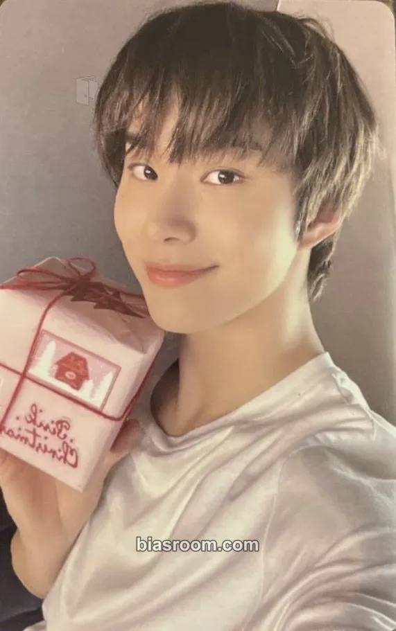 Jungwoo Pink Christmas 2024 Photocard - NCT - NCT K-pop photocard