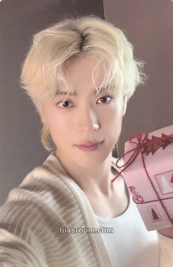 Jaehyun Pink Christmas 2024 Photocard - NCT - NCT K-pop photocard