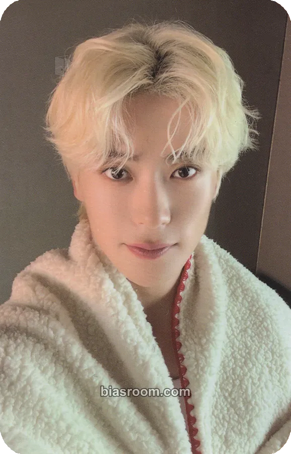 Jaehyun Pink Christmas 2024 Photocard - NCT - NCT K-pop photocard