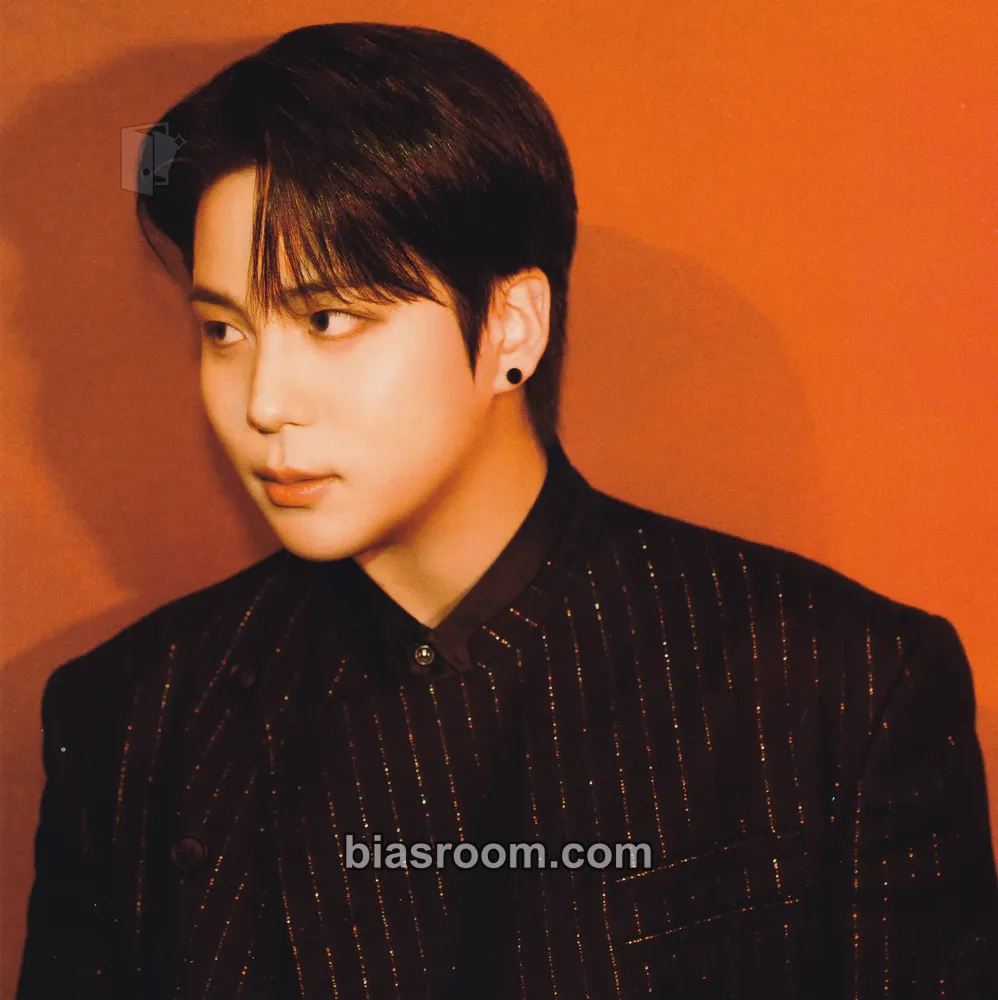 Jongho GOLDEN HOUR : Part.3 Photocard - ATEEZ - ATEEZ K-pop photocard