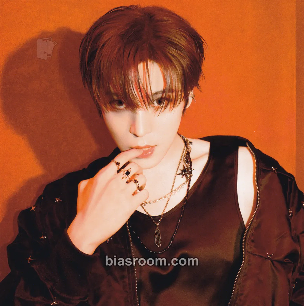Yunho GOLDEN HOUR : Part.3 Photocard - ATEEZ - ATEEZ K-pop photocard