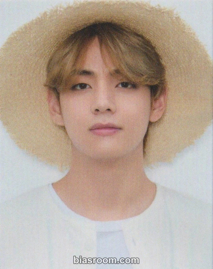V 2021 Season's Greetings Photocard - BTS - BTS K-pop photocard
