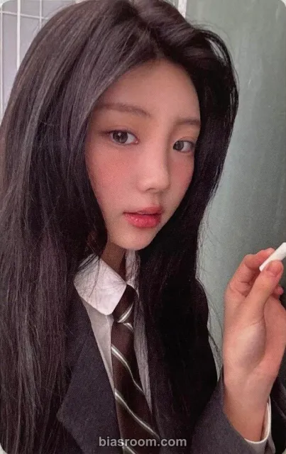 ILLIT - SUPER REAL ME Album weverse video call pre-order benefit