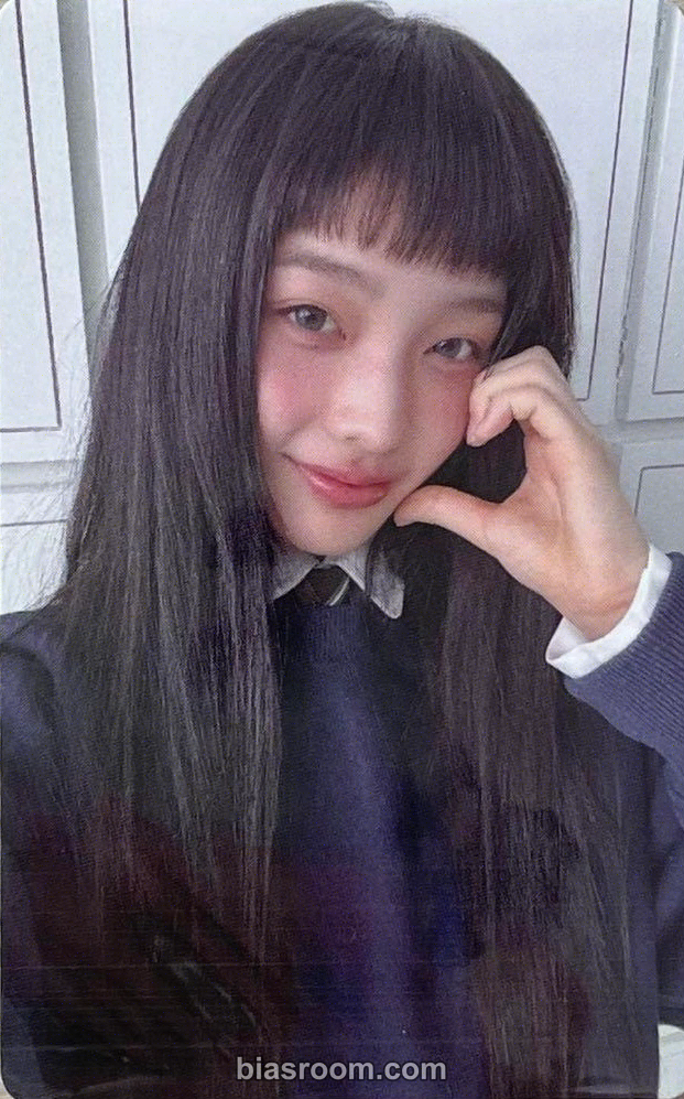 Iroha SUPER REAL ME Photocard - ILLIT - ILLIT K-pop photocard